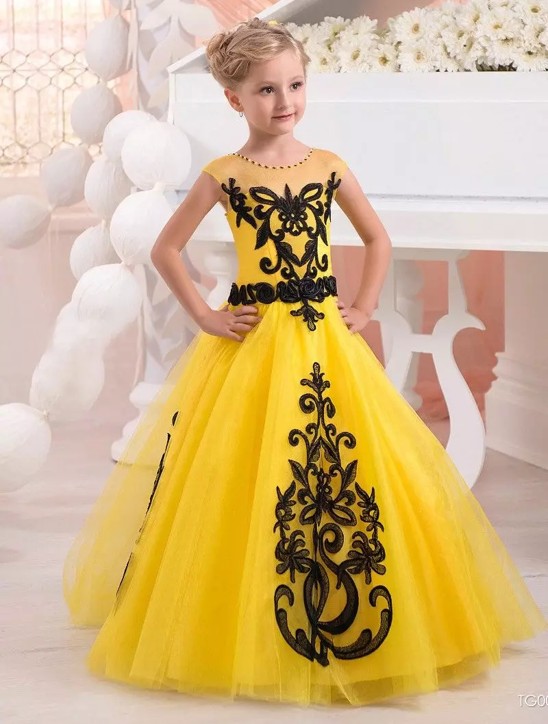 Wspaniała suknia balowa dla dziewczyny z gorsetem