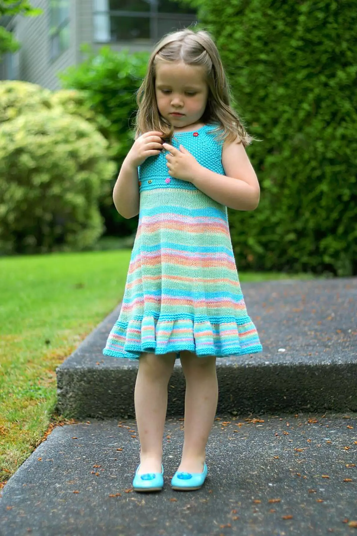 Knitted summer dress for girl 5 years