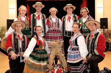 Polsk national kostume (30 billeder): Traditionelle outfits til kvinder, mandlige og kvindelige kostume af polsk gentry, historie 1369_21
