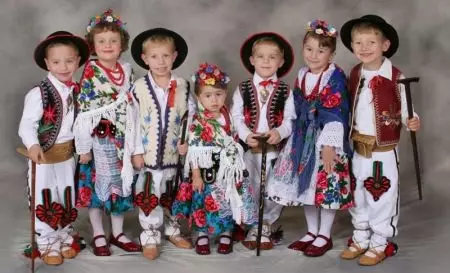 Pólska National Costume (30 myndir): Hefðbundin outfits fyrir konur, karlkyns og kvenkyns búning af pólsku gentry, sögu 1369_26