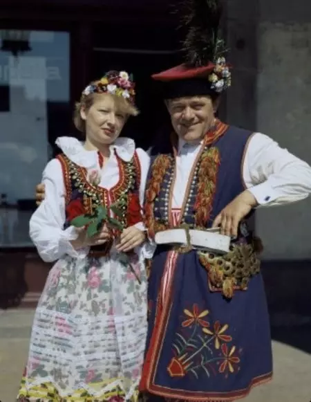 Pólska National Costume (30 myndir): Hefðbundin outfits fyrir konur, karlkyns og kvenkyns búning af pólsku gentry, sögu 1369_27