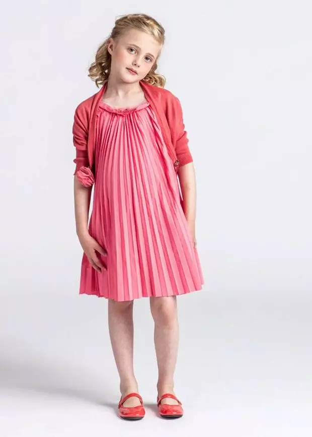 Літнє плаття для дівчаток плісе