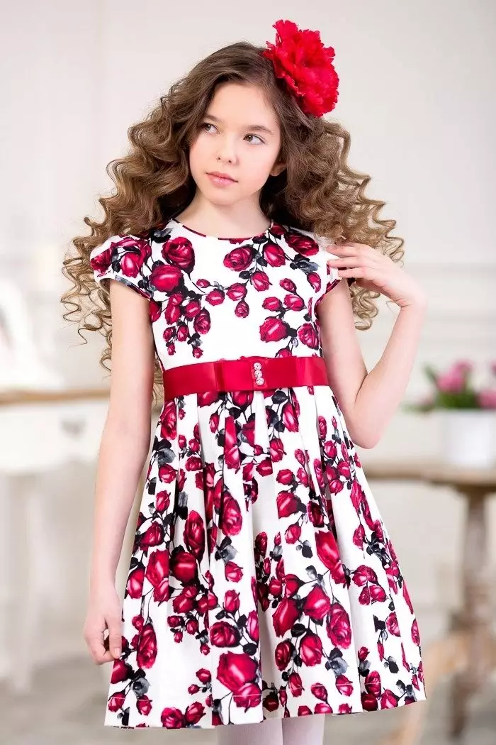 Елегантна хаљина за девојчицу кратку боју