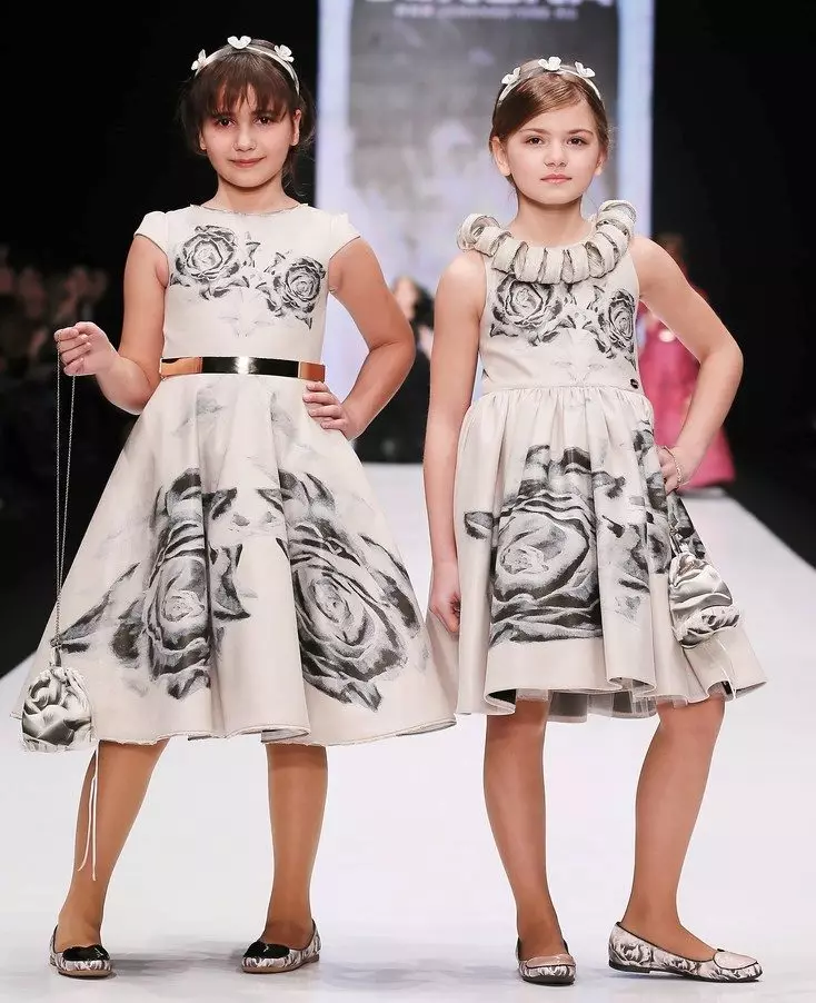 Elegantne kleit tüdruk A-Silhouette koos õie print