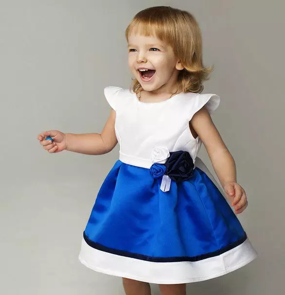2歳の女の子のための夏のドレス