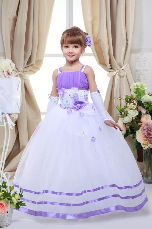 Valge lilla lõpetamise kleit lasteaias