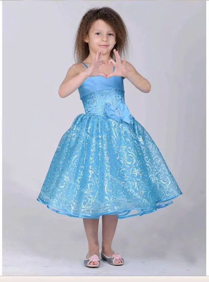 Abschlusskleid im Kindergarten Blau