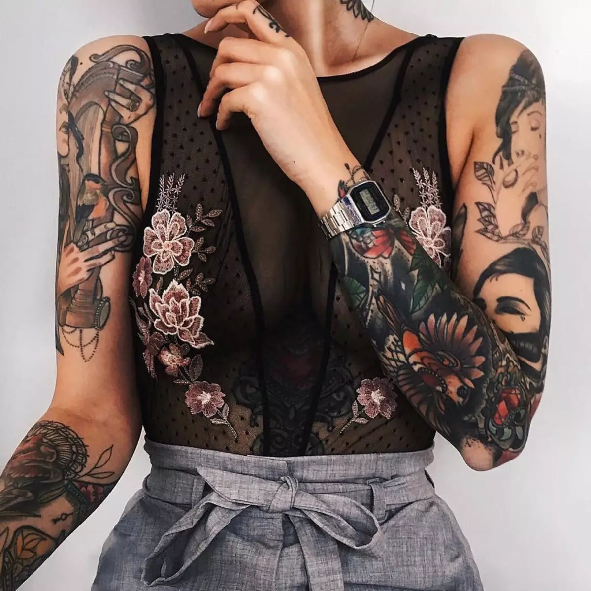 Үлкен татуировкасы: ең үлкен татуировкалардың эскиздері. Үлкен қара татуировкалар және басқа сызбалар 13727_28