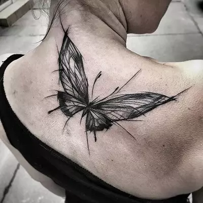 Tatuagem com borboletas (74 fotos): o valor das tatuagens e exemplos de esboços, tatuagem na mão e no pé, na parte inferior das costas e nas costas, no pescoço e em outras áreas, pequena e grande tatuagem 13730_11