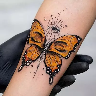 Tatuagem com borboletas (74 fotos): o valor das tatuagens e exemplos de esboços, tatuagem na mão e no pé, na parte inferior das costas e nas costas, no pescoço e em outras áreas, pequena e grande tatuagem 13730_41