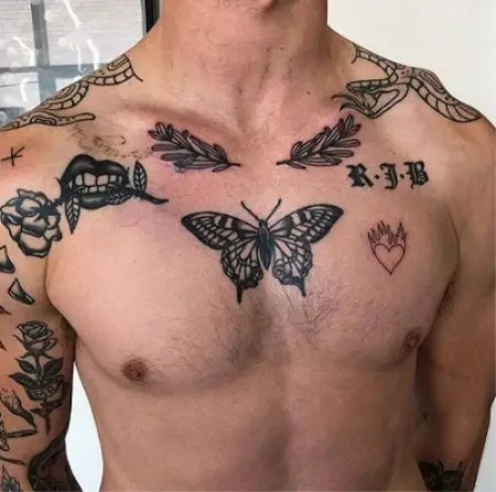 Tatuaje tximeletekin (74 argazki): tatuajeen balioa eta zirriborroen, tatuajeen gainean eta oinez, bizkarrean eta atzeko aldean, lepoan eta beste batzuetan, tatuaje txikia eta tatuaje handia 13730_51