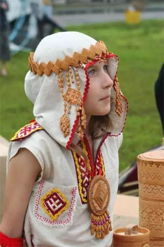 National Komi Zida (31 zithunzi): Traditional Perm chovala, History ndi Kufotokozera 1373_18