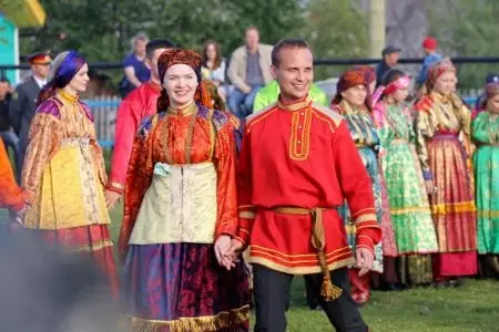 National Komi Zida (31 zithunzi): Traditional Perm chovala, History ndi Kufotokozera 1373_20