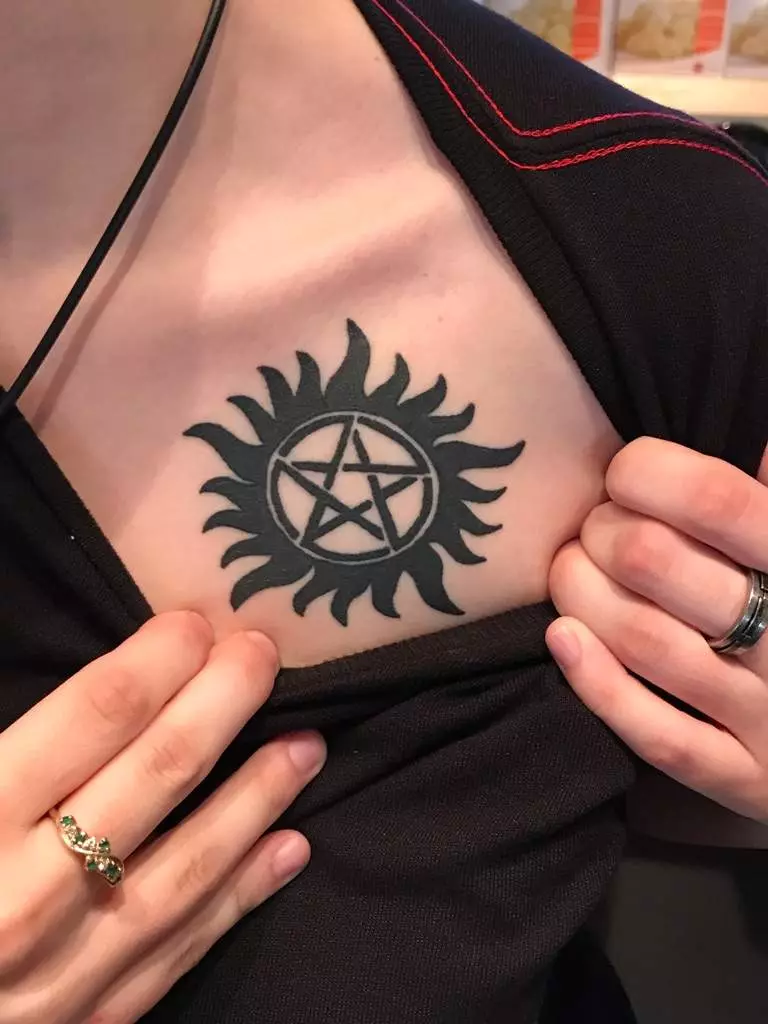 魔术纹身：纹身论神秘主义的素描及其含义。妇女手中的神秘符号和其他选择 13752_4