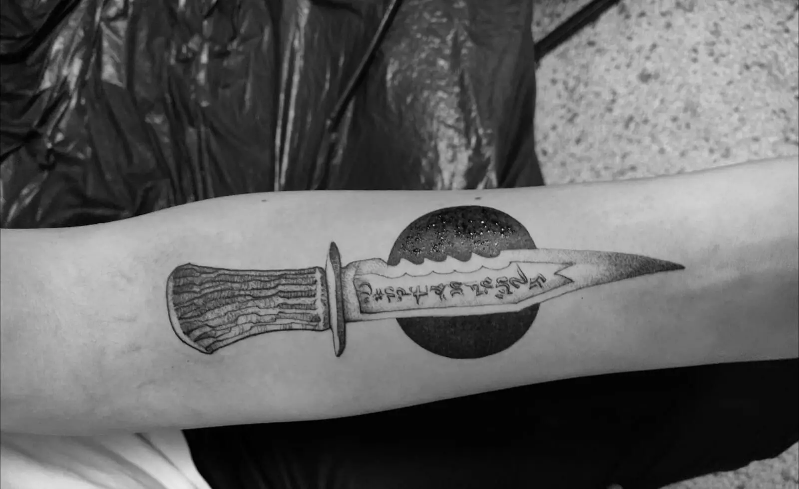 纹身“超自然”（39张）：Dina Tattoo素描和Sam Winchester，它的意思。其他符号符合该系列的风格 13758_13