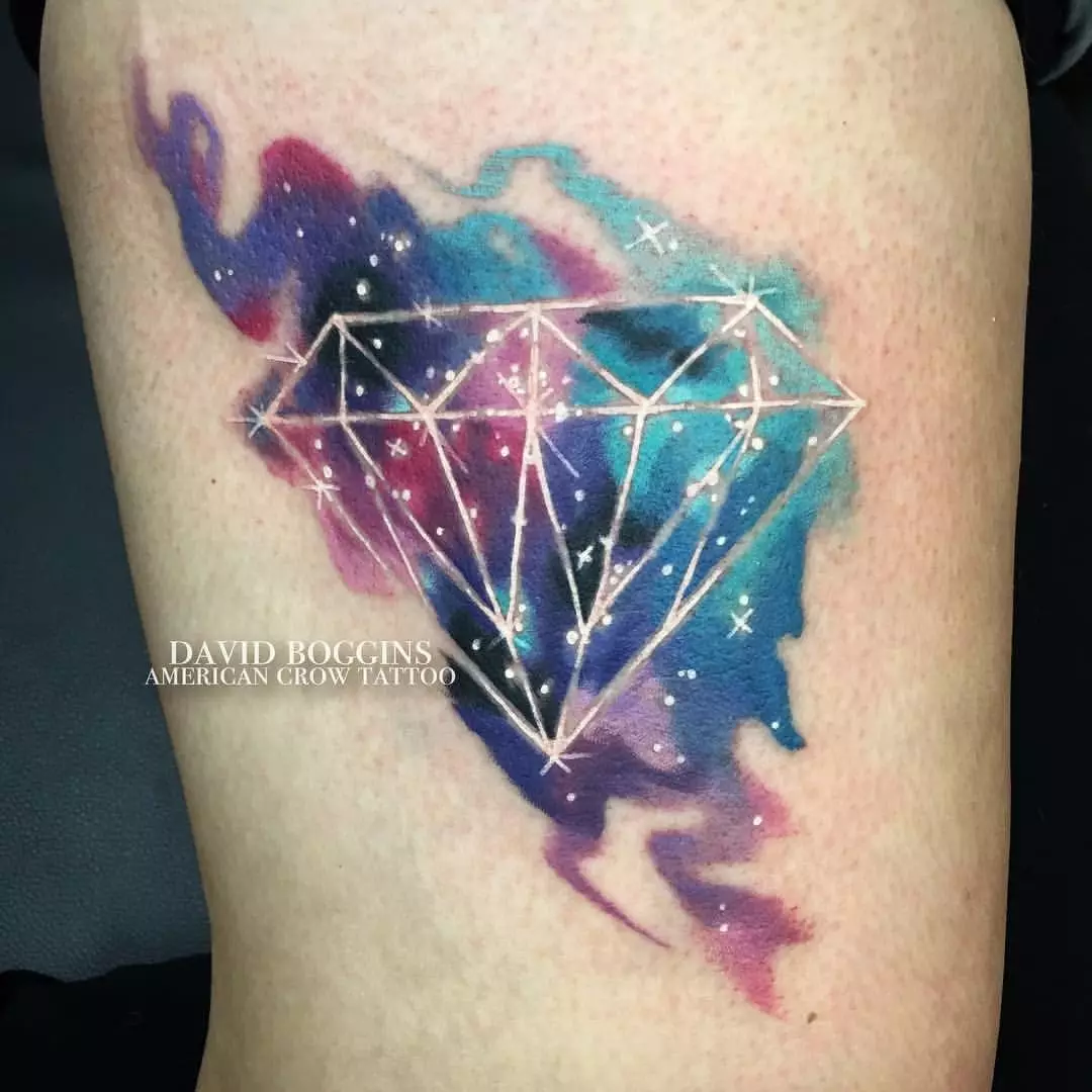 Tatuazh kristal: skica dhe vlera e tatuazhit kristaline, planet më të mira për aplikim 13764_28