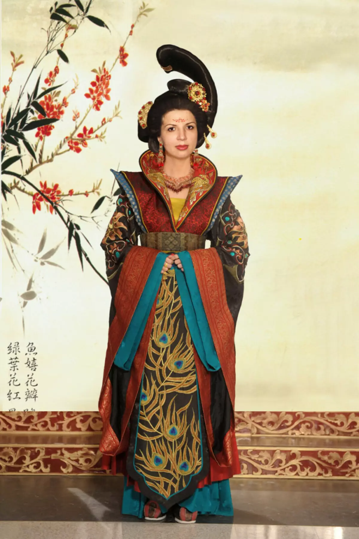 החליפה הלאומית הסינית (73 תמונות): תלבושת נקבה מסורתית של עמי סין, חליפה לילדה 1377_28