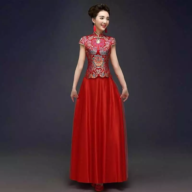 החליפה הלאומית הסינית (73 תמונות): תלבושת נקבה מסורתית של עמי סין, חליפה לילדה 1377_3
