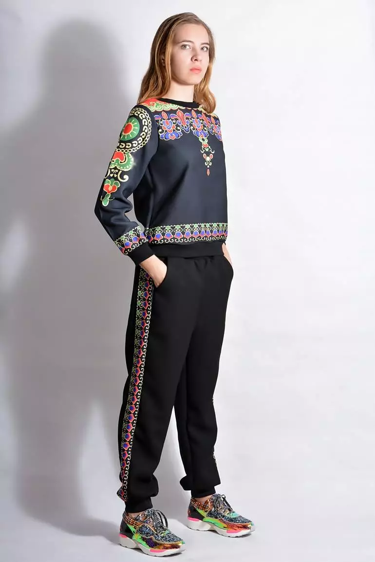 Costume da donna in cashmere sports (43 foto): modelli a punta, consigli di selezione 1378_30