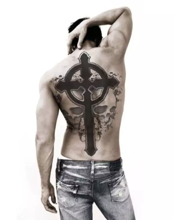 紋身“十字架”（81張照片）：手上和頸部的紋身和胸部的素描和值，在後面和胸部，在肩部和手腕上。紋身以亞美尼亞和其他十字架的形式 13796_71