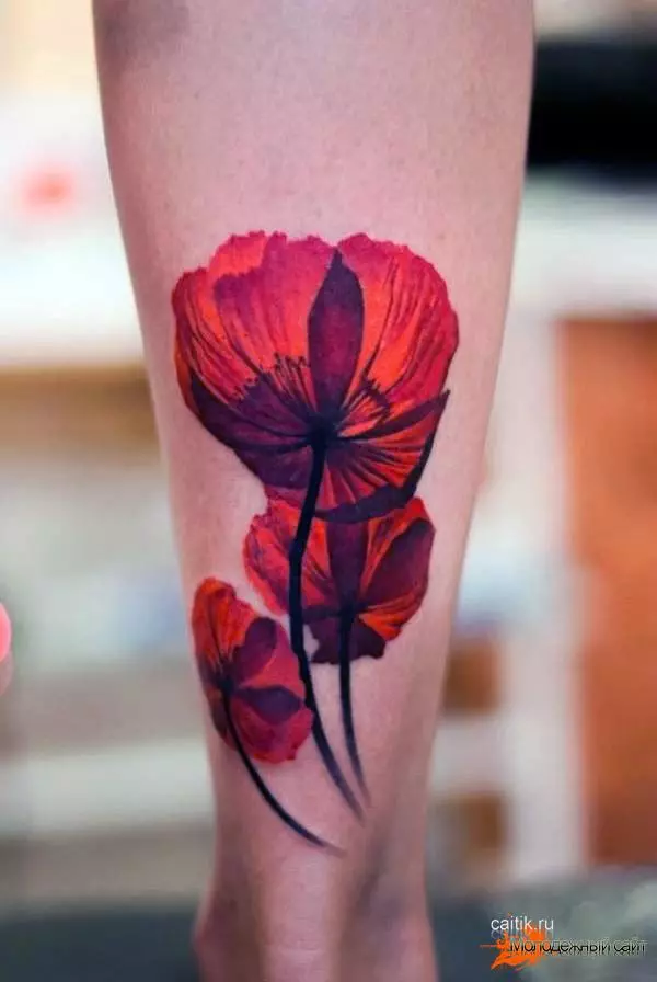 Rdeča tattoo: v obliki niti in linij, druge ideje z rdečo. Kaj se bo zgodilo v tetoviranju v nekaj letih? 13799_38