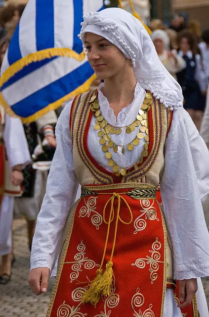 Jas nasional Yunani (65 poto): gambar tina Déwi pikeun awéwé, baju Yunani kuno 1379_27