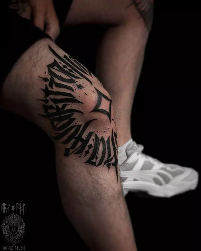 Cal·ligrafia tatuatge: Esbossos de tatuatges amb fonts cal·ligràfiques en mà, cama i altres parts de el cos 13800_30