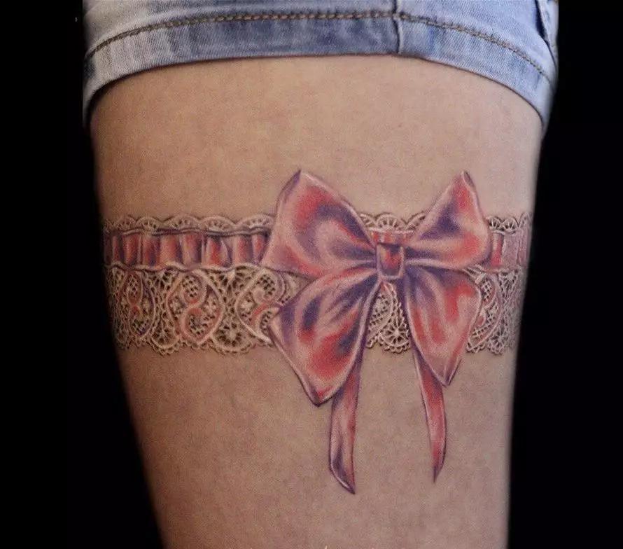 Таттоо "Лукови" на ногама (41 фотографија): вредност тетоваже одострага на ногама девојчица, тетоважа у облику црвеног лука и других опција