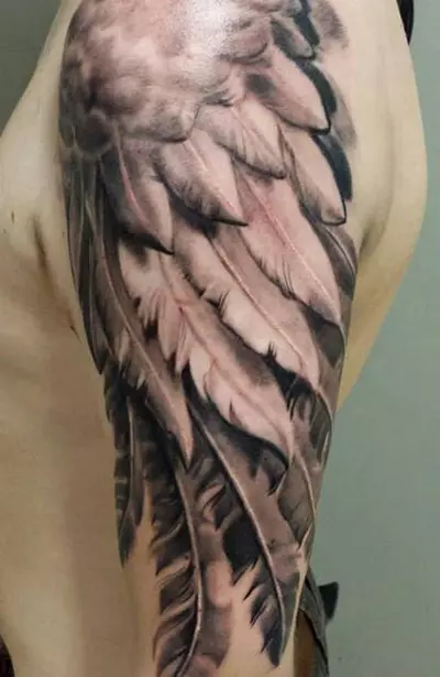 纹身“天使翅膀”（42张照片）：女孩和男人的纹身值，天使翅膀在他的背部，手和颈部 13819_28