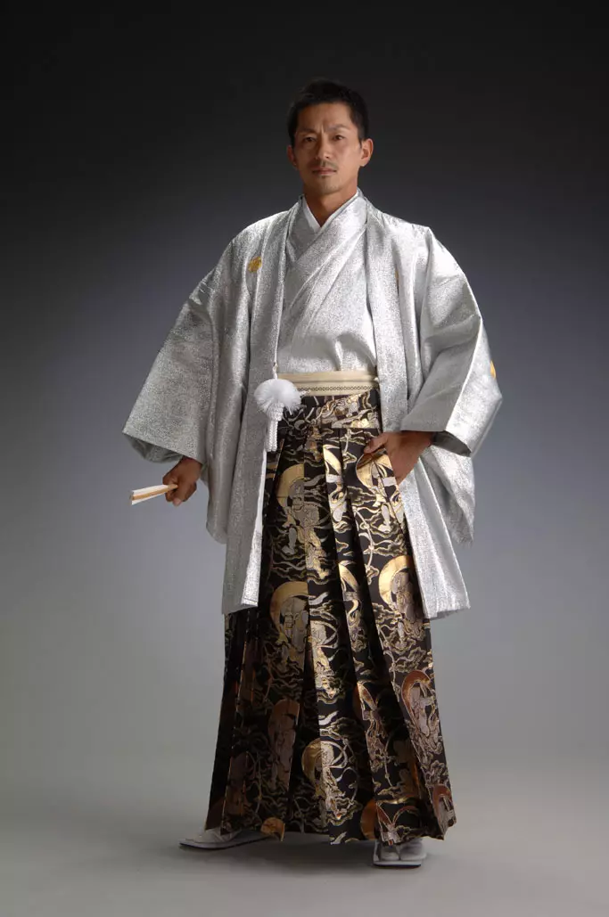 Јапанско одело (61 фотографије): Женски национални оутфит Јапан, школа у школи 1381_11