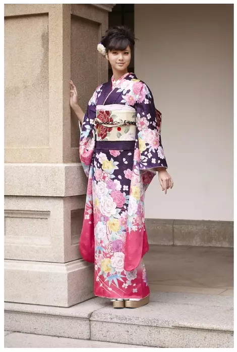 Sutu yechiJapan (61 mafoto): Mukadzi National Outfit Japan, Schoolgirl Musikana 1381_27