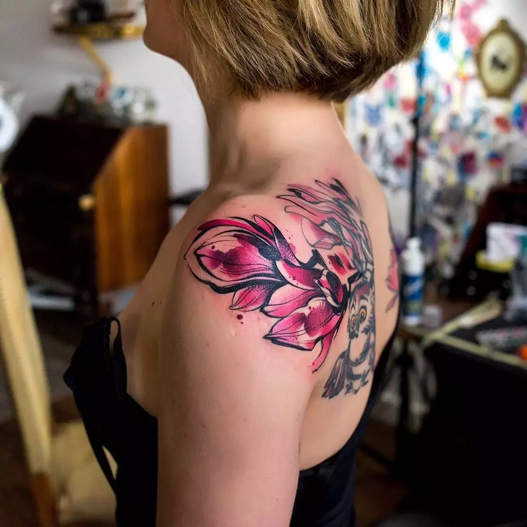 タトゥー「Magnolia」：女の子のための入れ墨の価値とスケッチ。手や体の他の部分のタトゥー 13821_19