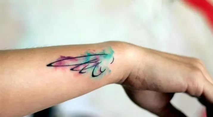 Tattoo pentru fete de pe încheietura mâinii (80 de fotografii): tatuaj mic cu semnificație și alte schițe și sensuri, tatuaje frumoase în jurul încheieturii mâinii și laterale 13834_64