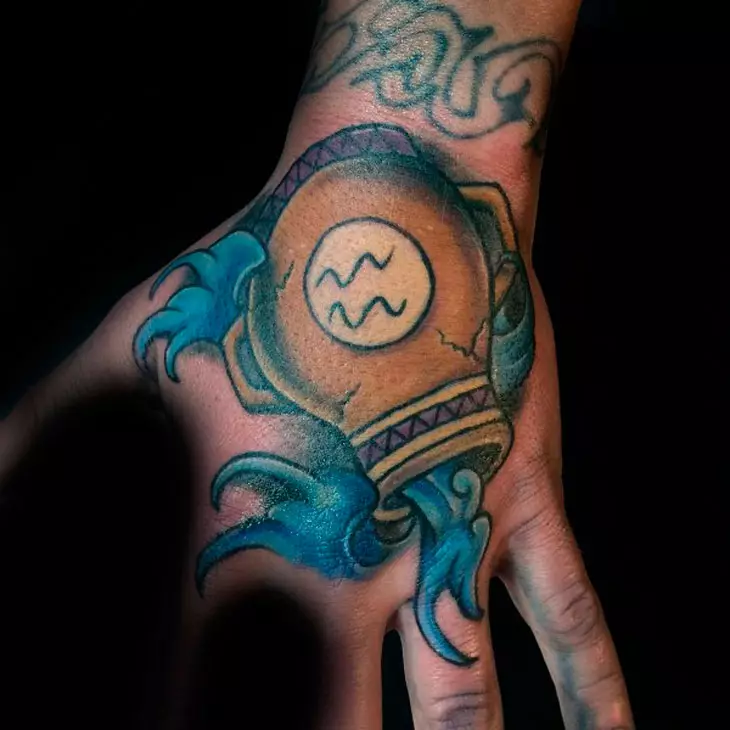 Tattoo „Aquarius“ (60 Fotos): Tattoo Wert mit Sternzeichen und Konstellation für Mädchen und Männer, Überprüfung Skizzen auf der Hand und andere Teile des Körpers 13842_26