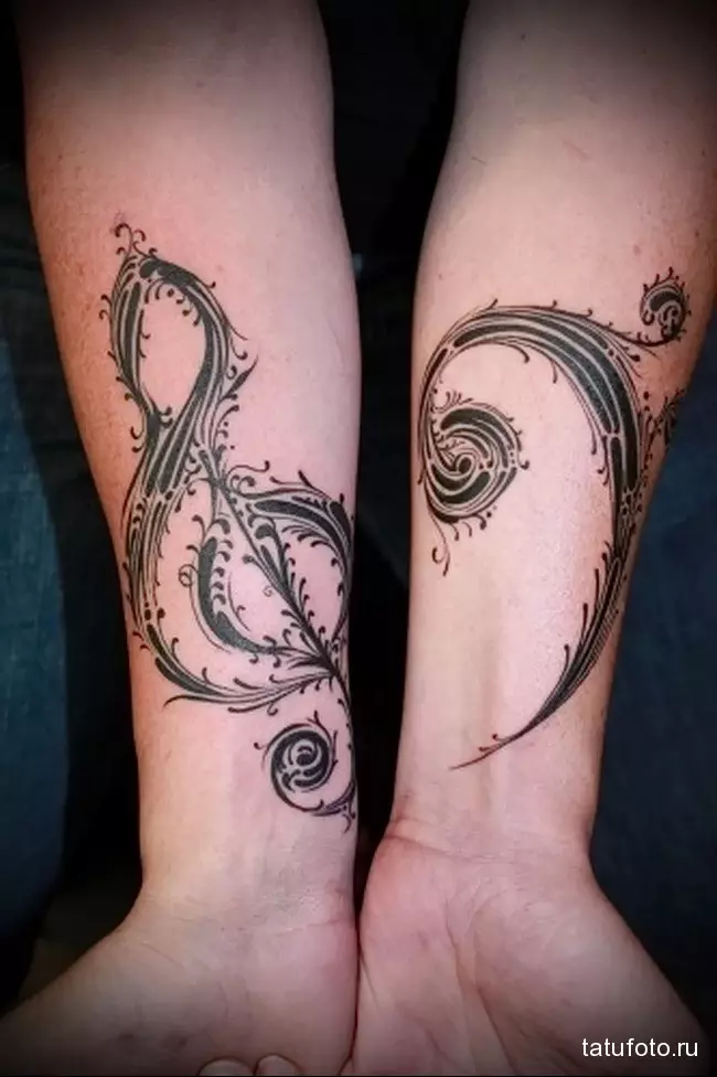 Tetování spojené s hudbou: náčrtky hudebních tetování. Tetování na straně a na krku, malá a velká. Tattoos pro muže a dívky 13868_12