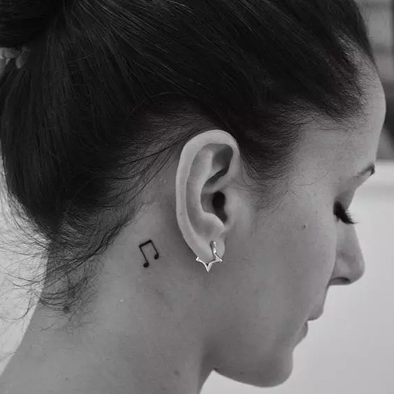 Tetování spojené s hudbou: náčrtky hudebních tetování. Tetování na straně a na krku, malá a velká. Tattoos pro muže a dívky 13868_19