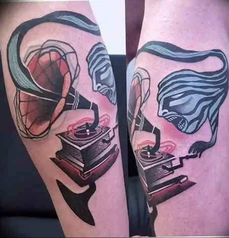 Тетоважа поврзана со музика: скици на музички тетоважи. Тетоважа на рака и на вратот, мали и големи. Тетоважи за мажи и девојки 13868_23