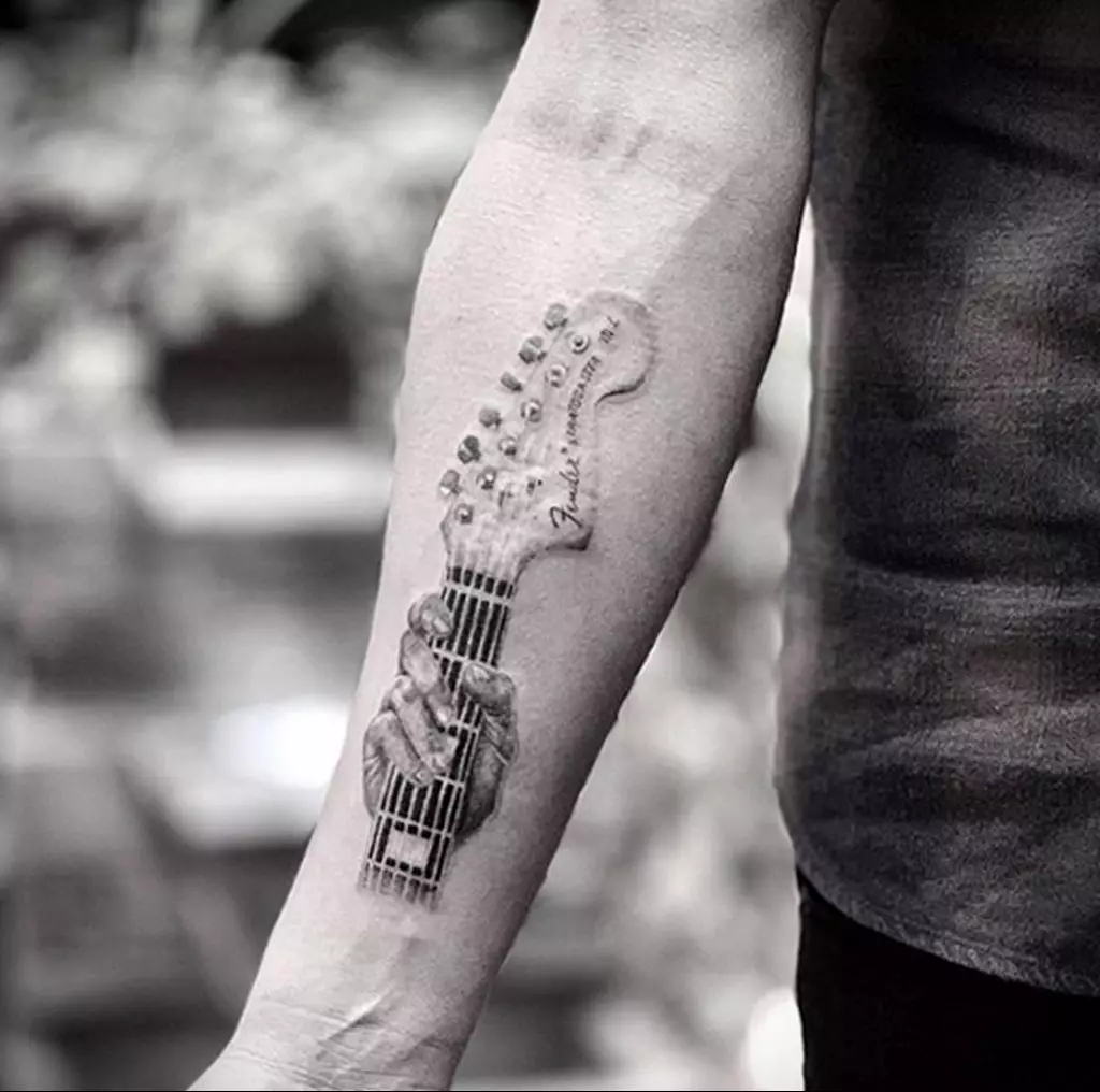 Tattoo, das mit Musik verbunden ist: Skizzen von musikalischen Tätowierungen. Tätowierung an Hand und am Hals, klein und groß. Tätowierungen für Männer und Mädchen 13868_40