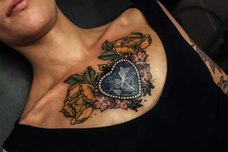 Tattoo s diamantmi: hodnota a náčrty diamantových tetovaní, tetovanie na ruke (na zápästí, na prstoch) a na krku, tetovanie diamuní pre dievčatá a pre mužov 13881_23