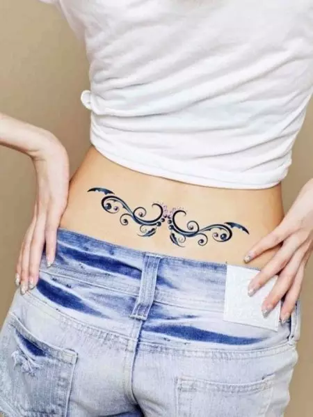 Tatuatge de bugaderia per a noies (75 fotos): valor i esbossos. Tatuatges petits i grans. Arcs, flors i altres opcions de tatuatge 13885_6