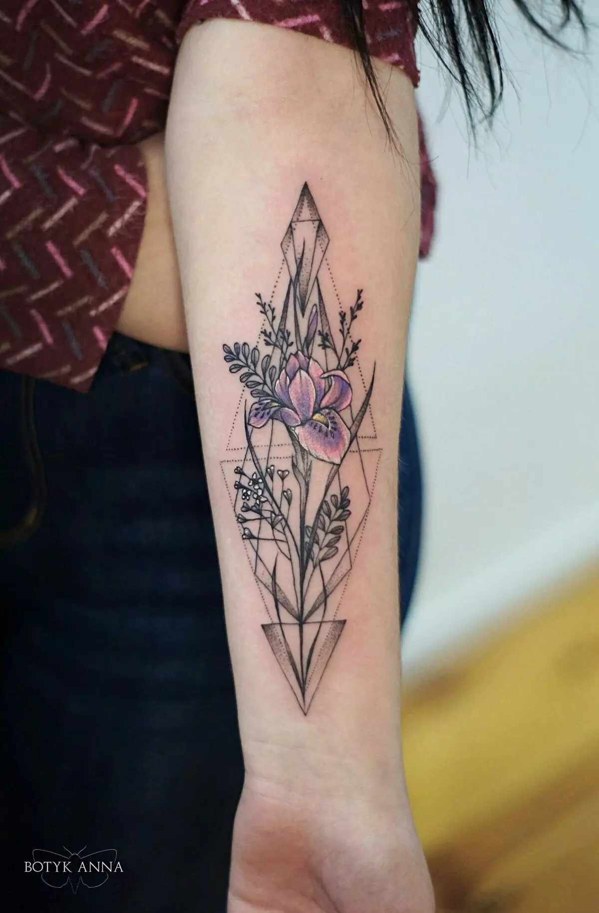 Linvork Tattoo: skice tetovaže s tankimi linijami, 