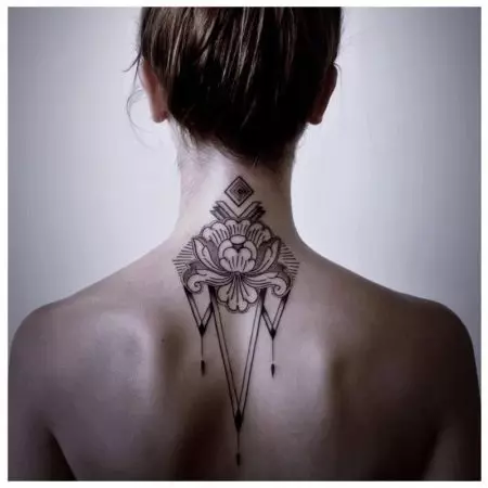 Linvork тетоважа: скици на тетоважи со тенки линии за рака, 