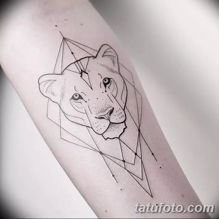 Linvork Tattoo: Skitser af tatoveringer med tynde linjer til hånd, 