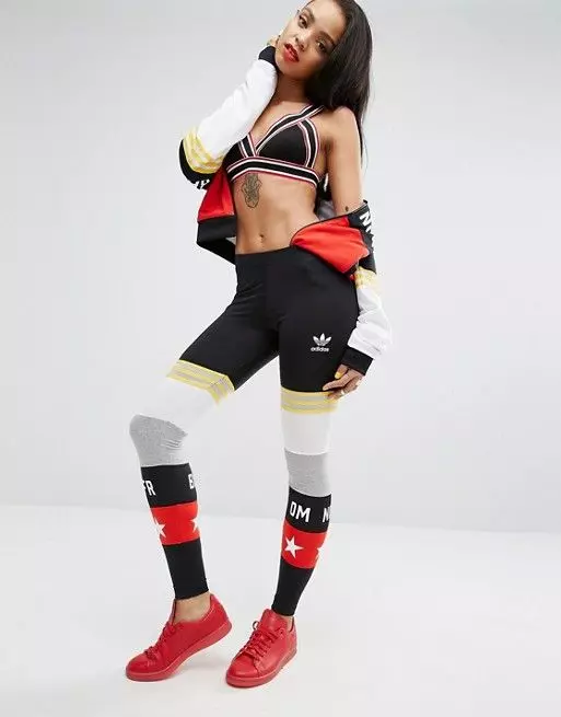 Adidas Sports Suits (100 wêne): Suitê Sporê jin û Zarokan, sêwirana Adidas Porsche, performans û medreseya rastîn 1388_52