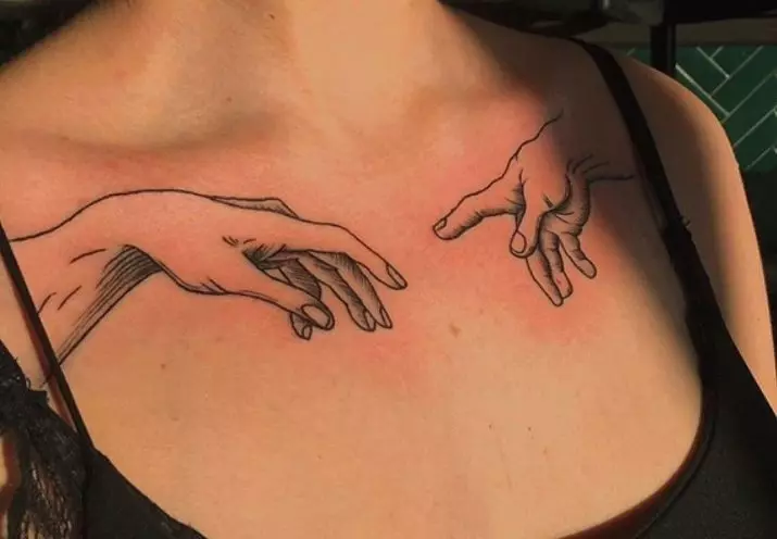 Tetování „Tvorba Adama“: hodnota tetování, kde dvě ruce táhnou navzájem, skic, tetování na hrudi (na okrajích) a jiné části těla 13898_5
