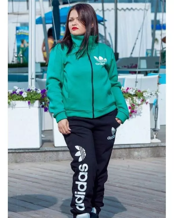 Jin Suit Sports Warm (68 wêne): Kincek germkirî ya sê, mezinan û mezinên zarokan, ji adidas 1390_47