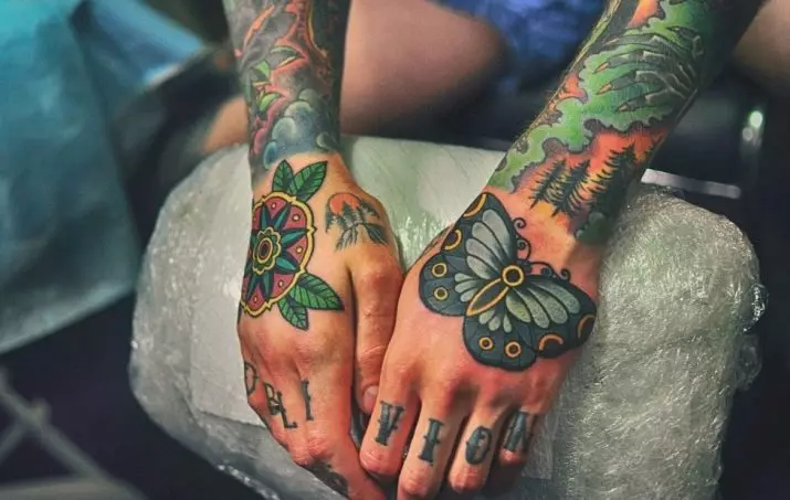 Tattoo på hånden (66 billeder): skitser, små lunger og stor tatovering. Simple Castes og smukke stjerner, smil og blomst, kort og andre ideer 13913_58