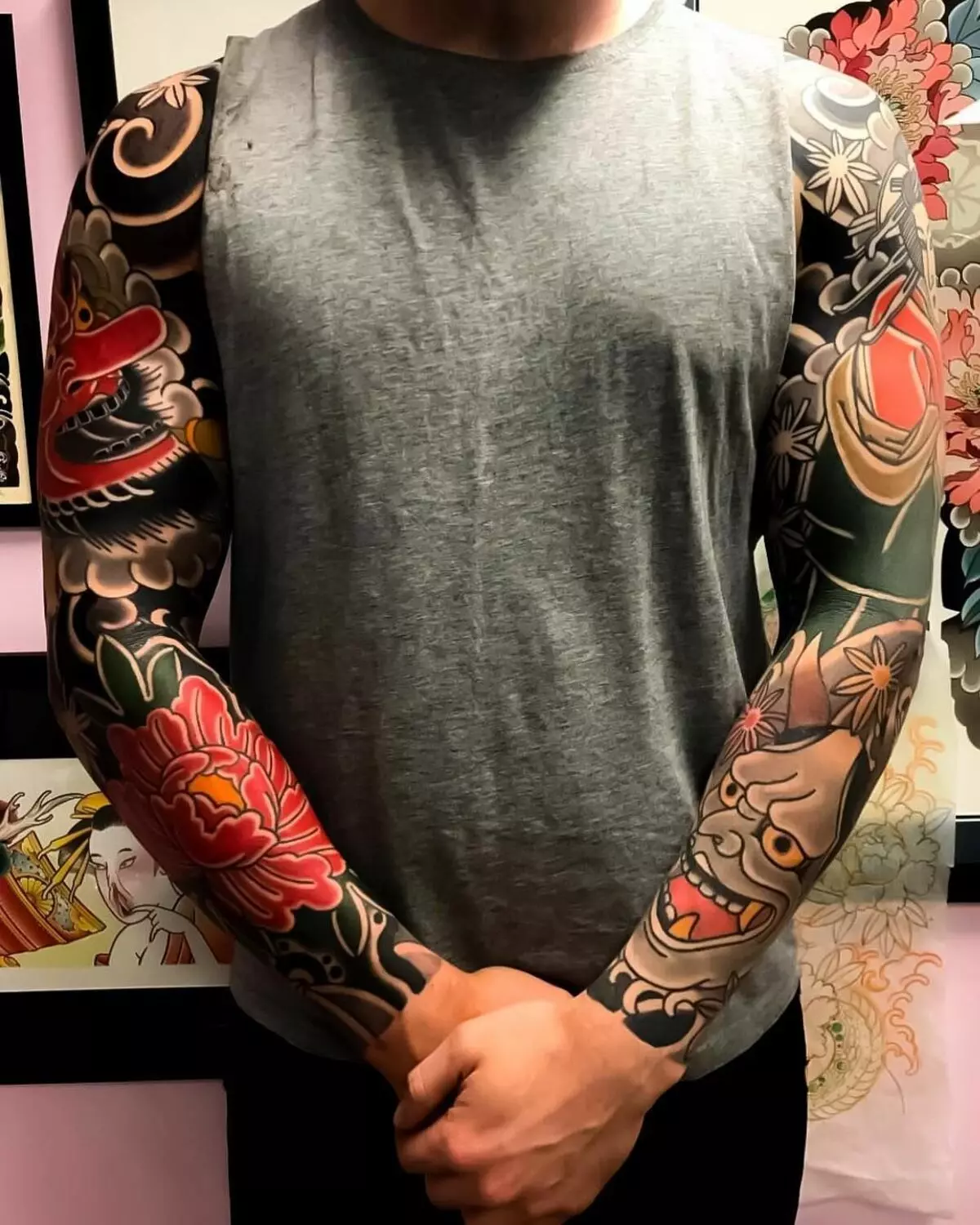 იაპონიის Tattoo Sleeves: იაპონური tattoo სკეტჩები, შავი და თეთრი და ფერადი. ნახევრად აუქციონი და მთელი 