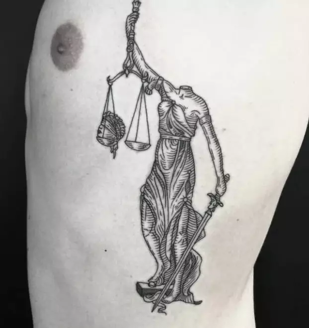 Tattoo gdhendje: skica e tatuazheve, tiparet e një stili gdhendje, një tatuazh në formën e mëngëve dhe opsionet e tjera të vizatimeve 13929_22