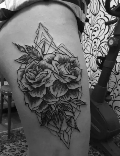 Tattoo Graviving: Skice tetovaža, značajke ugrađenog stila, tetovaža u obliku rukava i drugih crteža Mogućnosti 13929_28